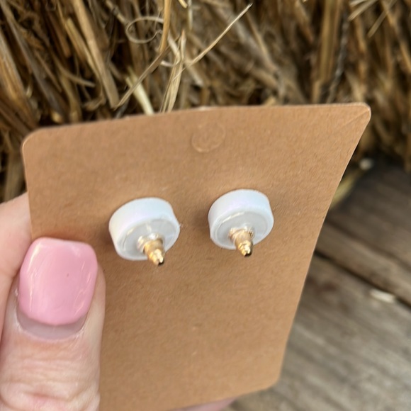 Handmade Real Pressed Dried Purple Flower Botanical Resin Earrings - Picture 6 of 15